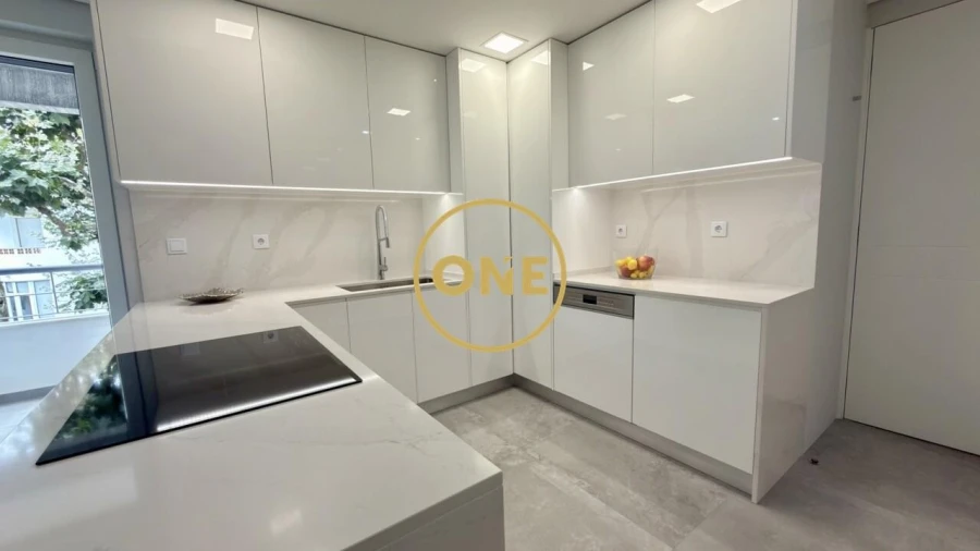 Apartamento T3 para Venda em Carcavelos e Parede Foto 5