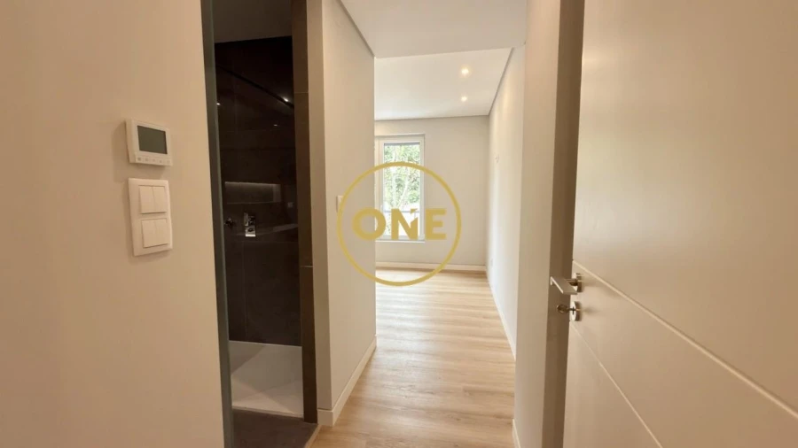 Apartamento T3 para Venda em Carcavelos e Parede Foto 37