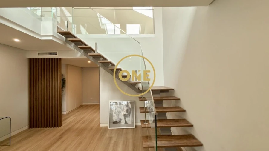 Apartamento T3 para Venda em Carcavelos e Parede Foto 12