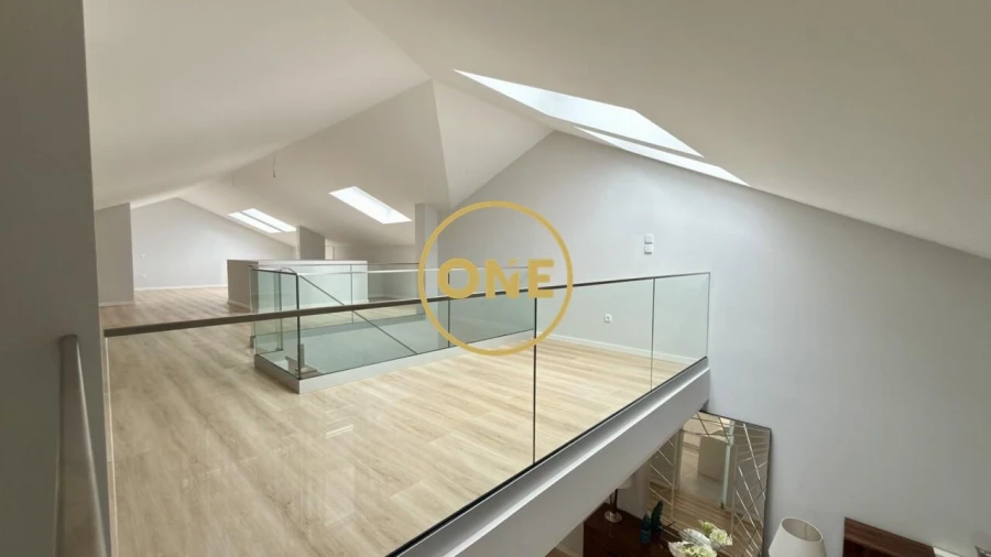 Apartamento T3 para Venda em Carcavelos e Parede Foto 51