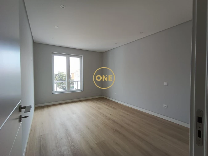 Apartamento T3 para Venda em Carcavelos e Parede Foto 16