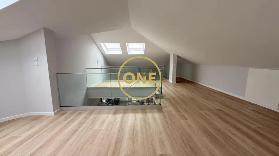 Apartamento T3 para Venda em Carcavelos e Parede Foto 44