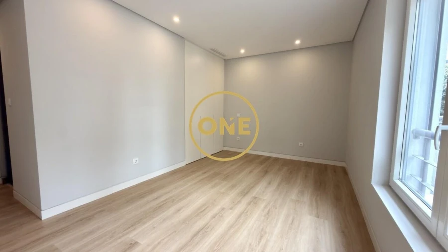 Apartamento T3 para Venda em Carcavelos e Parede Foto 39