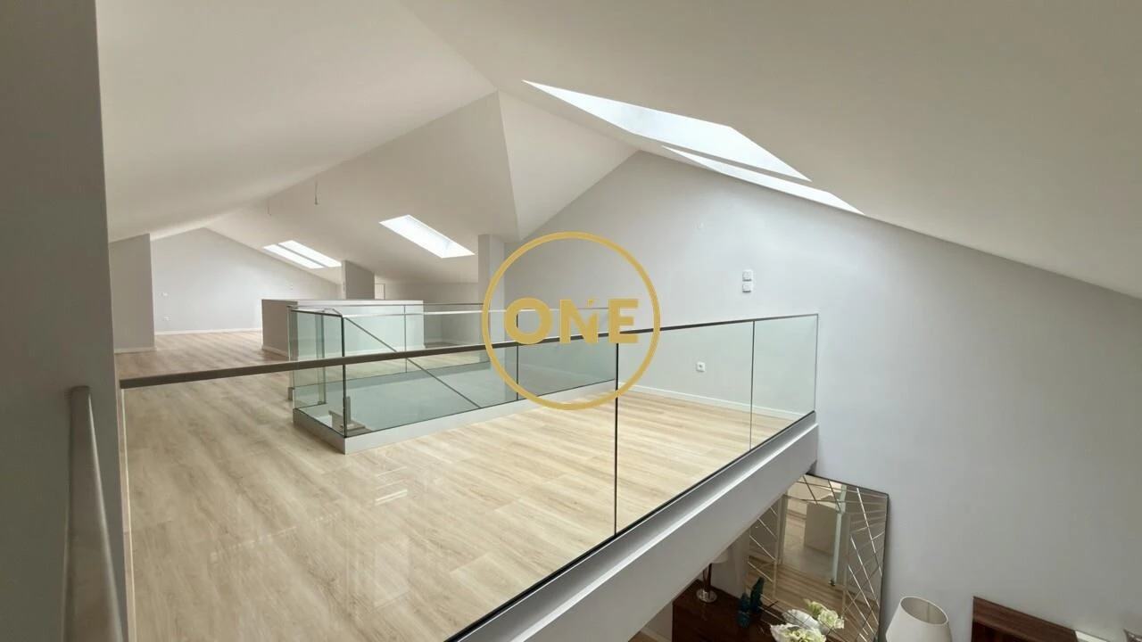 Apartamento T3 para Venda em Carcavelos e Parede Foto 51