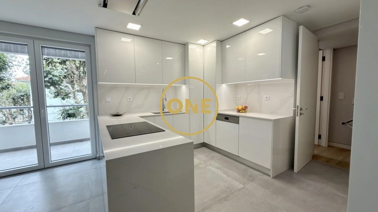 Apartamento T3 para Venda em Carcavelos e Parede Foto 1