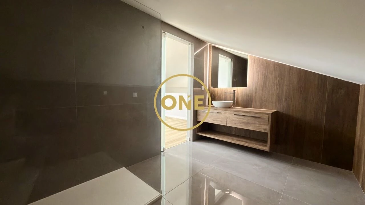 Apartamento T3 para Venda em Carcavelos e Parede Foto 48