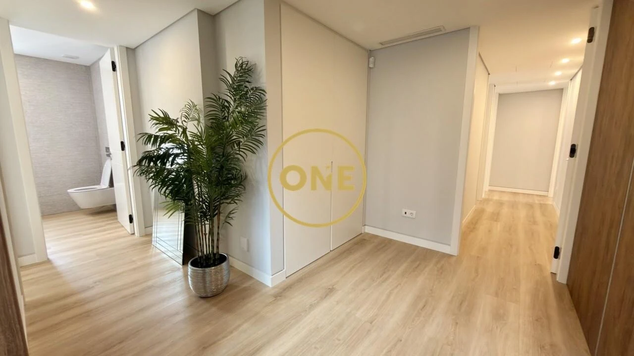 Apartamento T3 para Venda em Carcavelos e Parede Foto 11