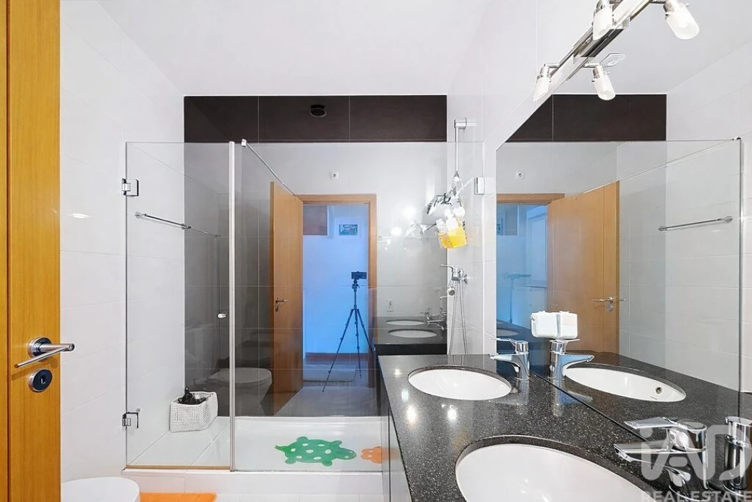 Moradia T4 para Venda em Rio Tinto Foto 11