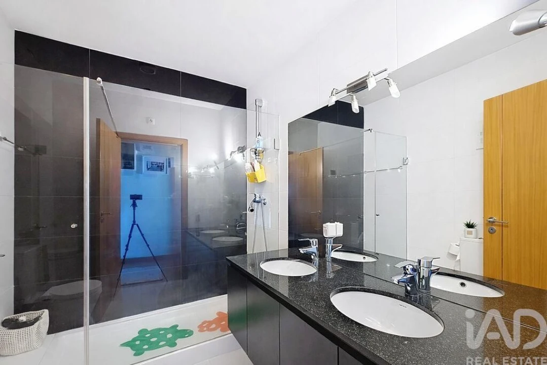 Moradia T4 para Venda em Rio Tinto Foto 12