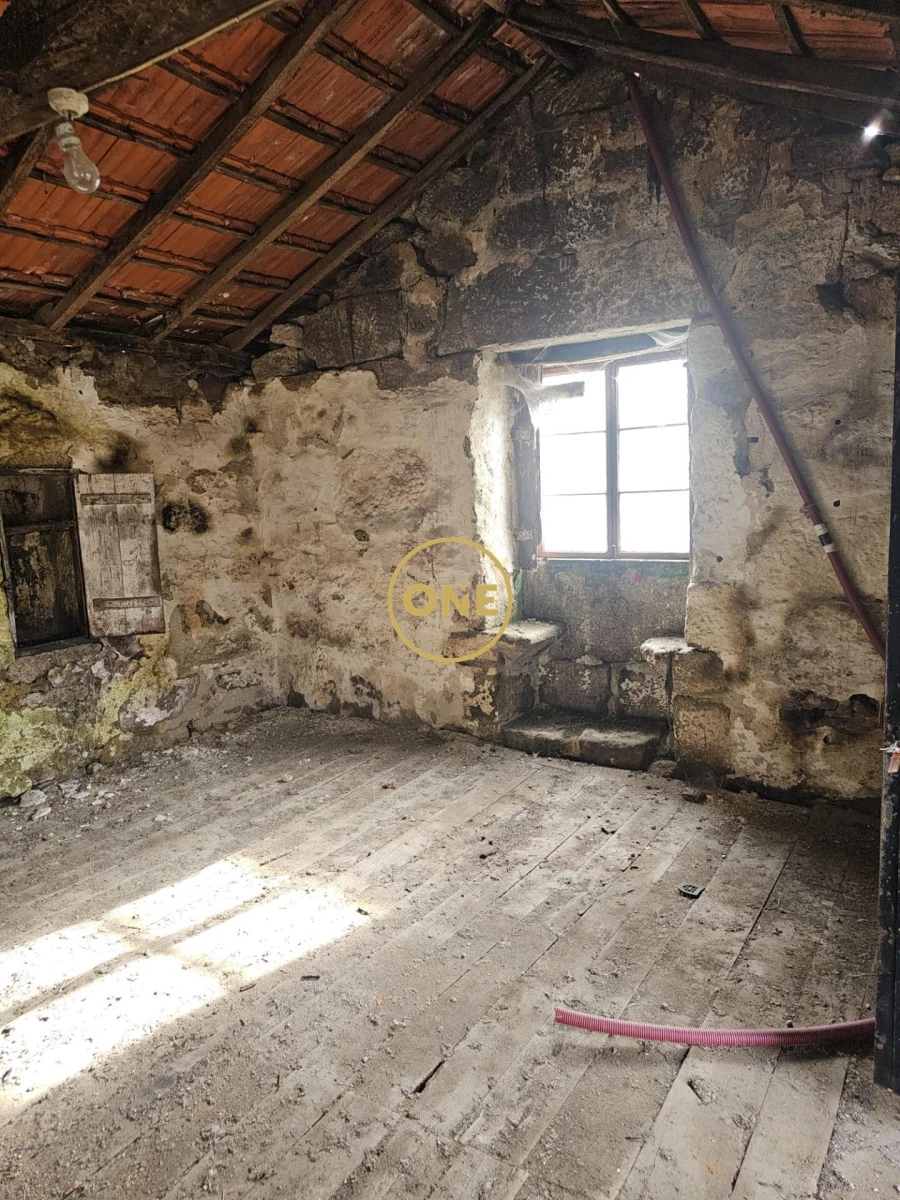 Moradia T2 para Venda em Cabril Foto 6