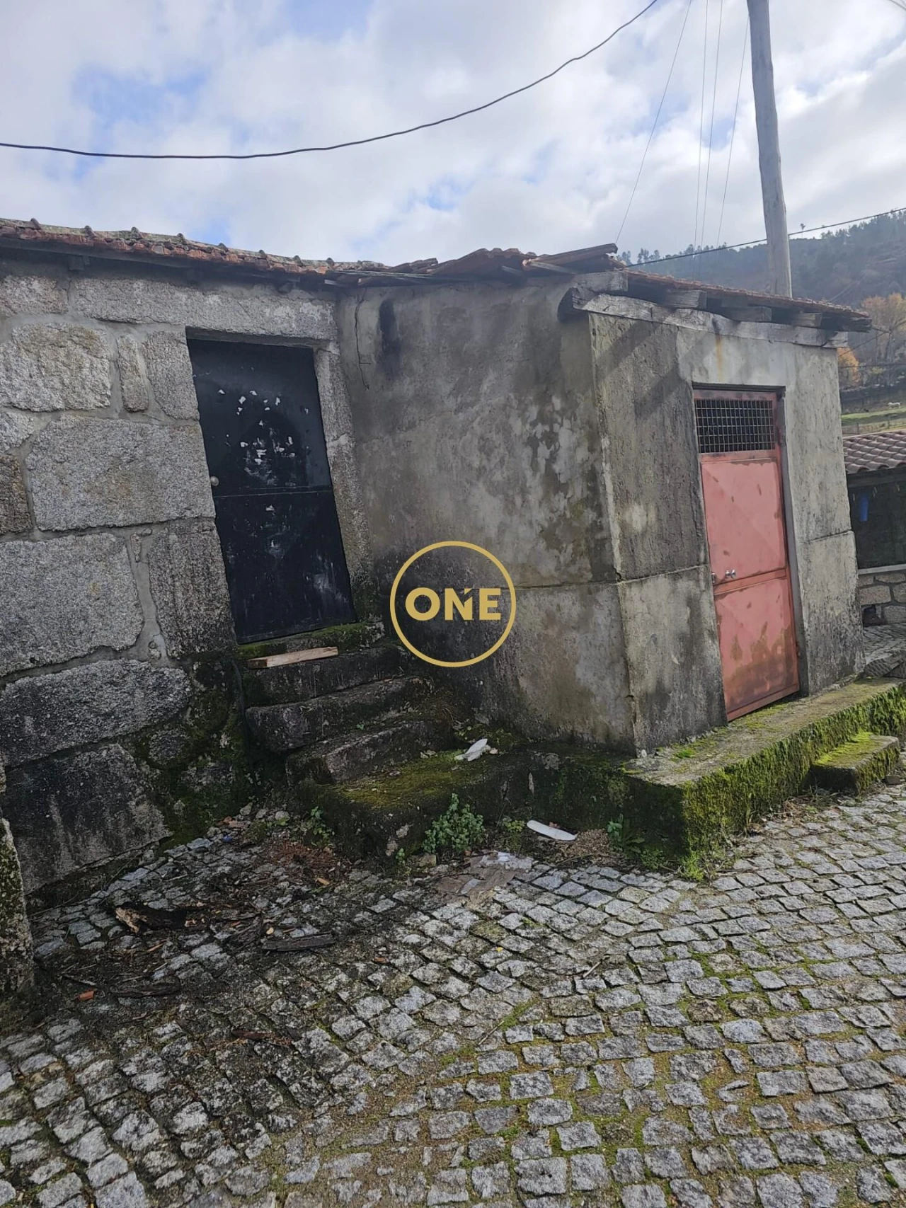 Moradia T2 para Venda em Cabril Foto 3