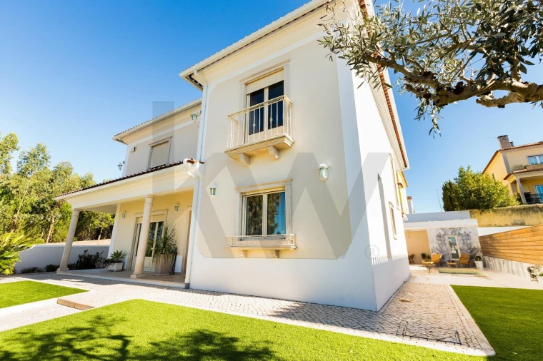 Moradia T4 para Venda em Rio Maior Foto 1