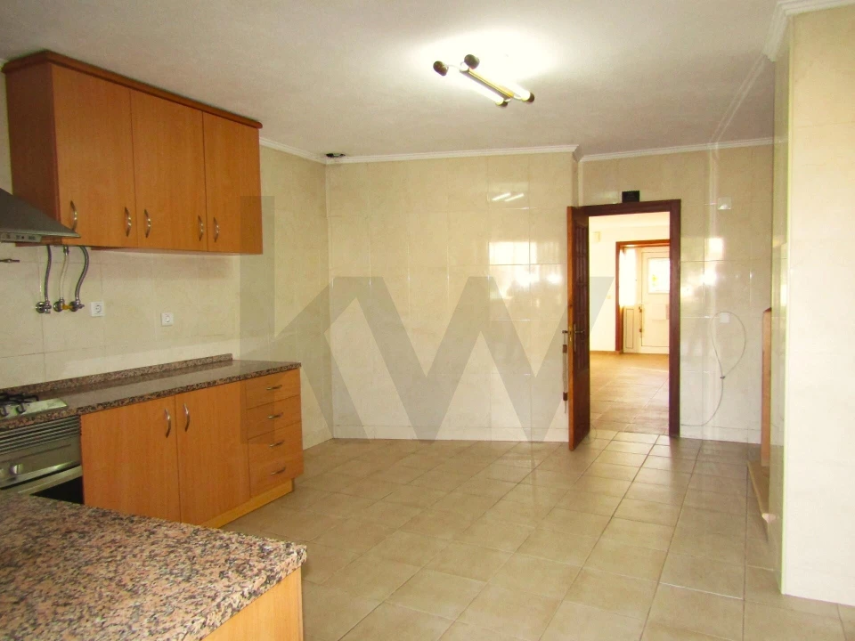 Moradia T3 para Venda em Gafete Foto 12