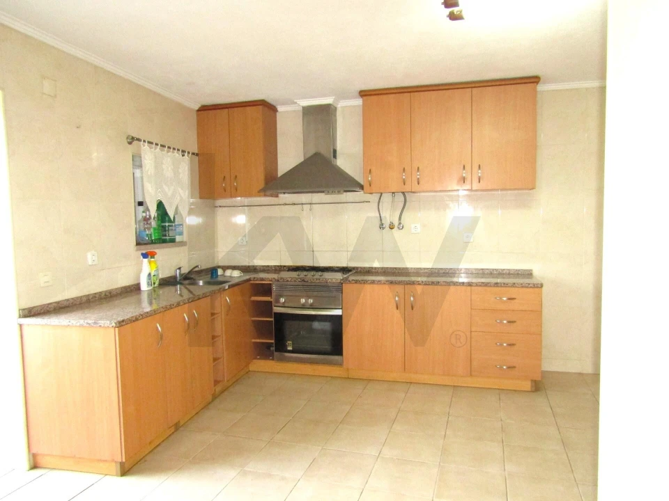 Moradia T3 para Venda em Gafete Foto 13