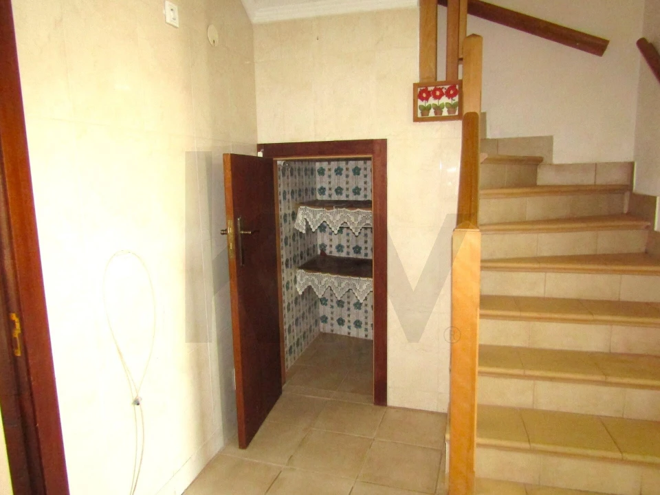 Moradia T3 para Venda em Gafete Foto 11