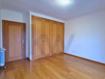 Apartamento T2 para Arrendamento em Lordelo do Ouro e Massarelos