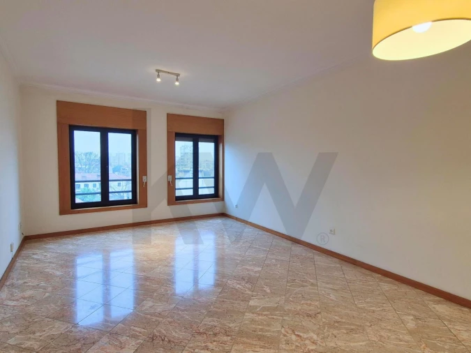 Apartamento T2 para Arrendamento em Lordelo do Ouro e Massarelos Foto 3