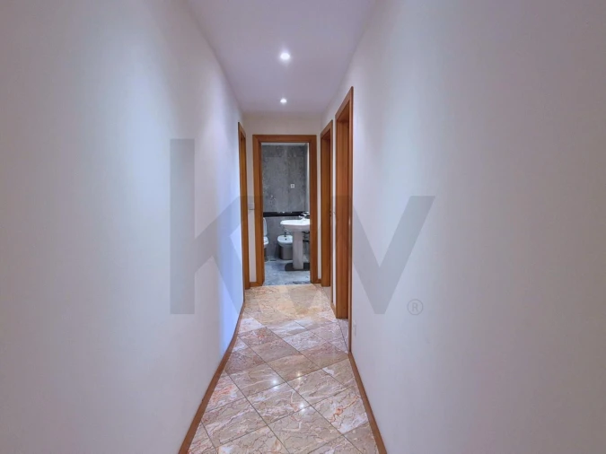 Apartamento T2 para Arrendamento em Lordelo do Ouro e Massarelos Foto 17