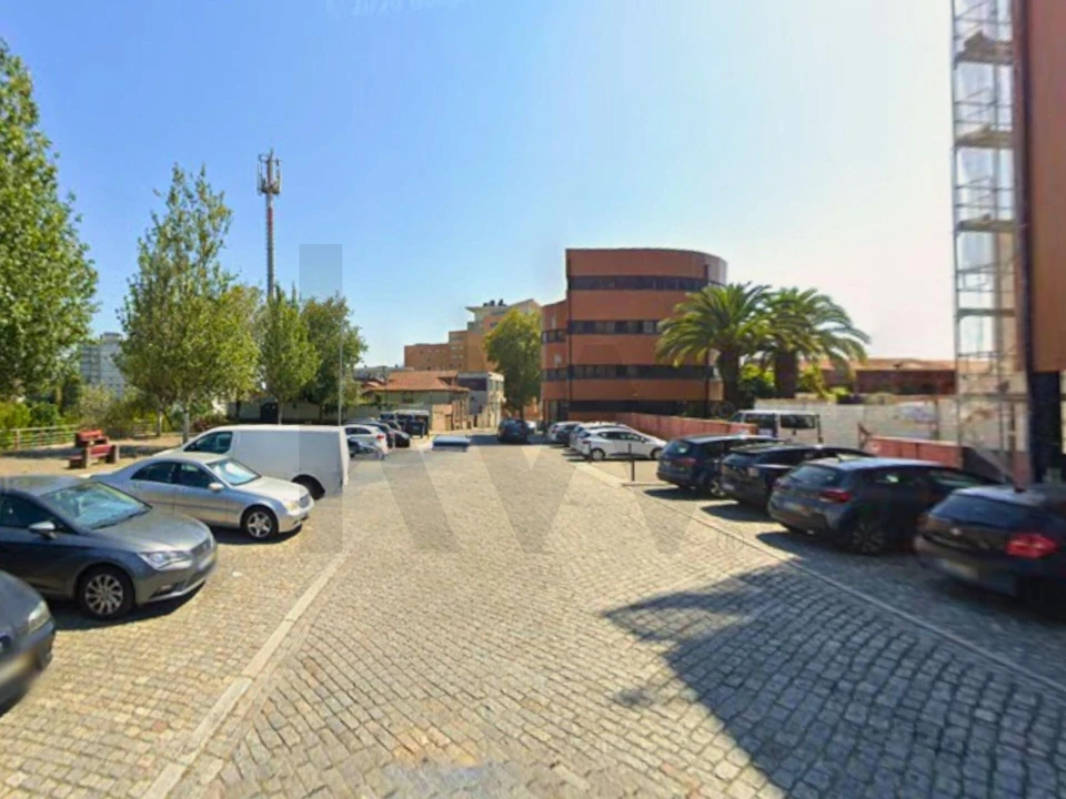 Apartamento T2 para Arrendamento em Lordelo do Ouro e Massarelos Foto 23
