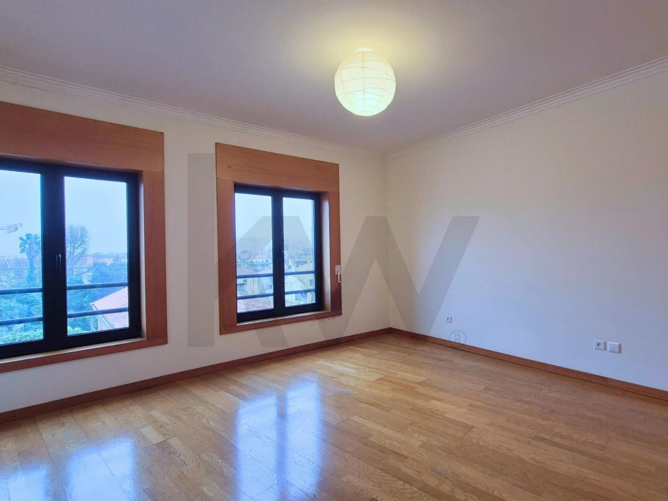 Apartamento T2 para Arrendamento em Lordelo do Ouro e Massarelos Foto 10
