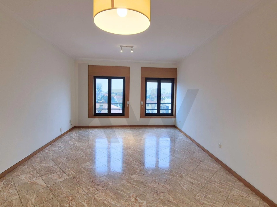 Apartamento T2 para Arrendamento em Lordelo do Ouro e Massarelos Foto 4