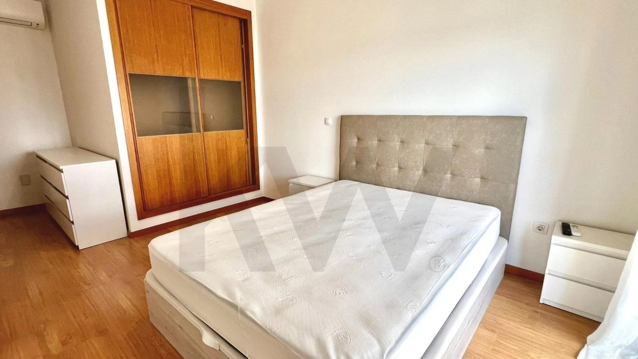Apartamento T3 para Arrendamento em Estômbar e Parchal Foto 10