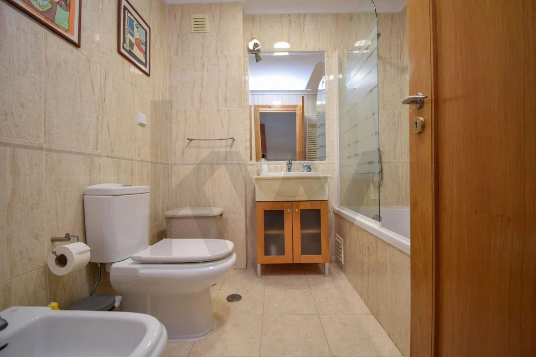 Apartamento T3 para Arrendamento em São Domingos de Rana Foto 18