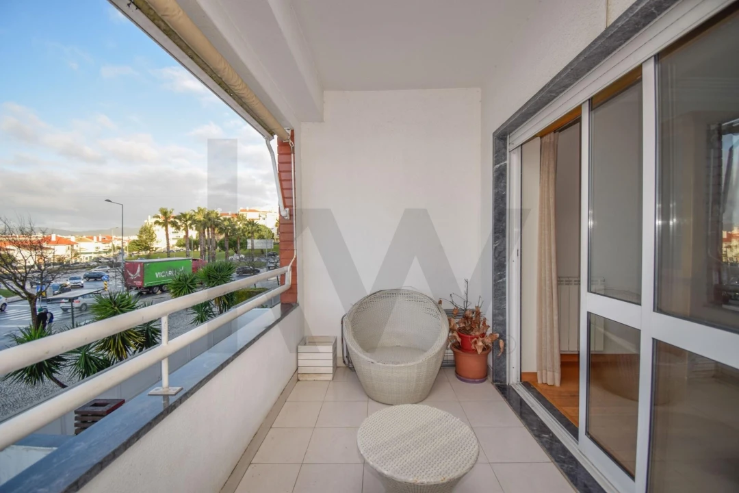 Apartamento T3 para Arrendamento em São Domingos de Rana Foto 5