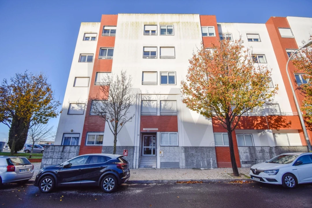 Apartamento T3 para Arrendamento em São Domingos de Rana Foto 25