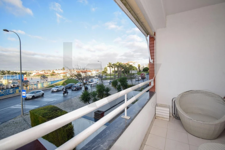 Apartamento T3 para Arrendamento em São Domingos de Rana Foto 6