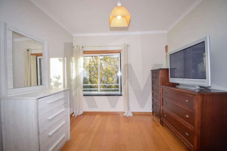 Apartamento T3 para Arrendamento em São Domingos de Rana Foto 16