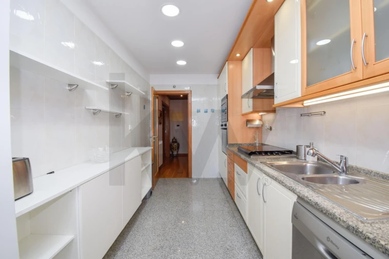 Apartamento T3 para Arrendamento em São Domingos de Rana Foto 21