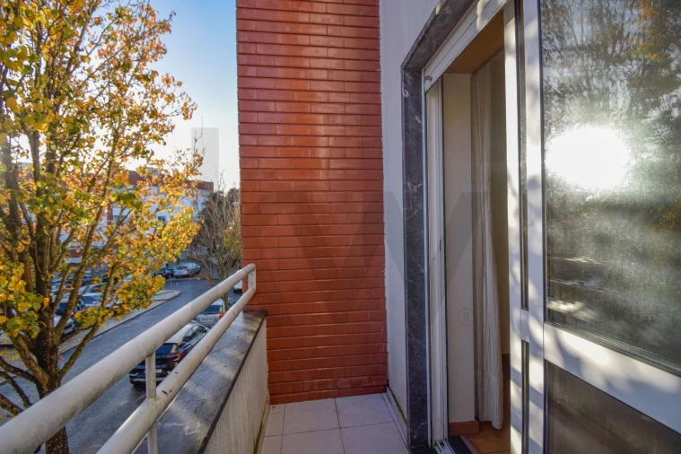 Apartamento T3 para Arrendamento em São Domingos de Rana Foto 13