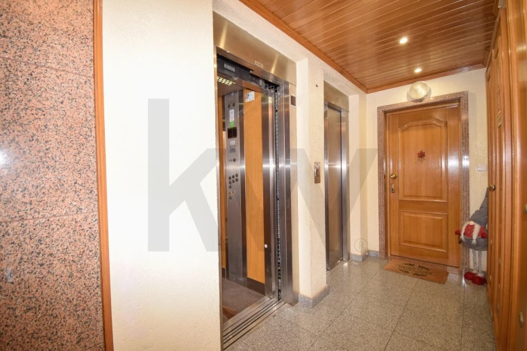 Apartamento T3 para Arrendamento em São Domingos de Rana Foto 23