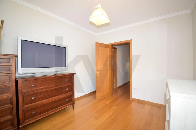 Apartamento T3 para Arrendamento em São Domingos de Rana Foto 17