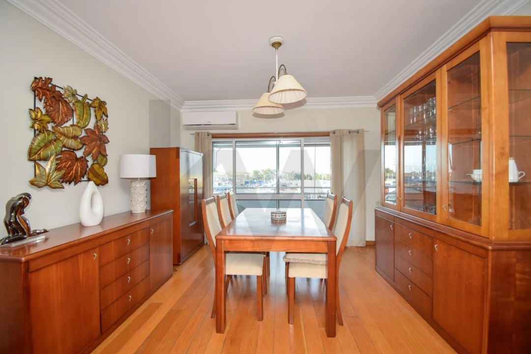 Apartamento T3 para Arrendamento em São Domingos de Rana Foto 2