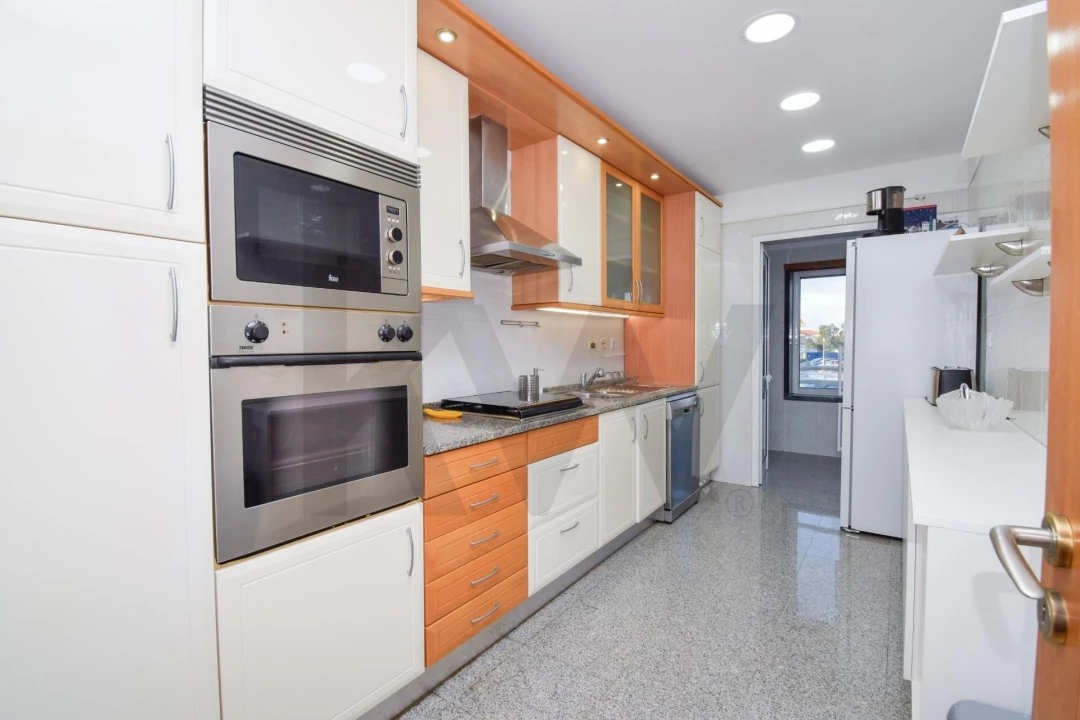 Apartamento T3 para Arrendamento em São Domingos de Rana Foto 20