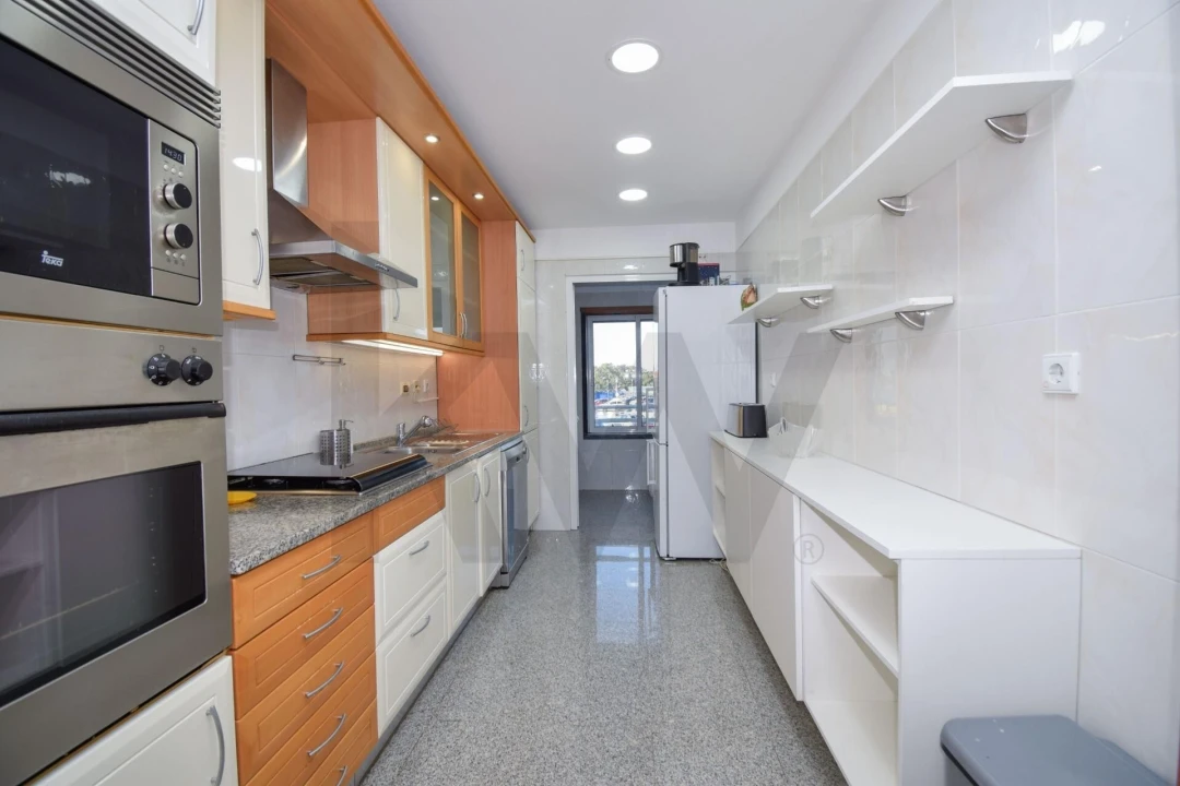 Apartamento T3 para Arrendamento em São Domingos de Rana Foto 19