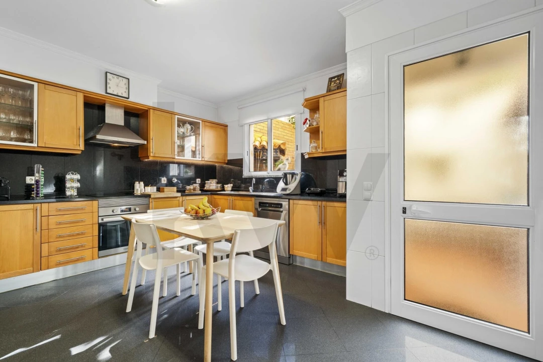 Moradia T3 para Venda em Caniço Foto 12