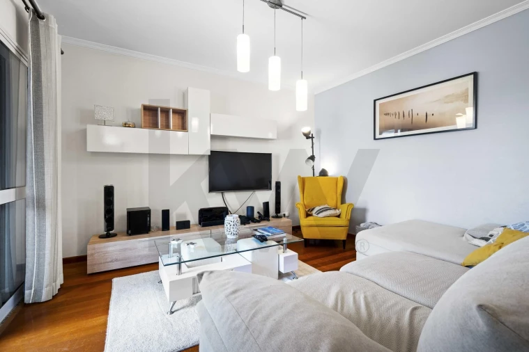 Moradia T3 para Venda em Caniço Foto 10