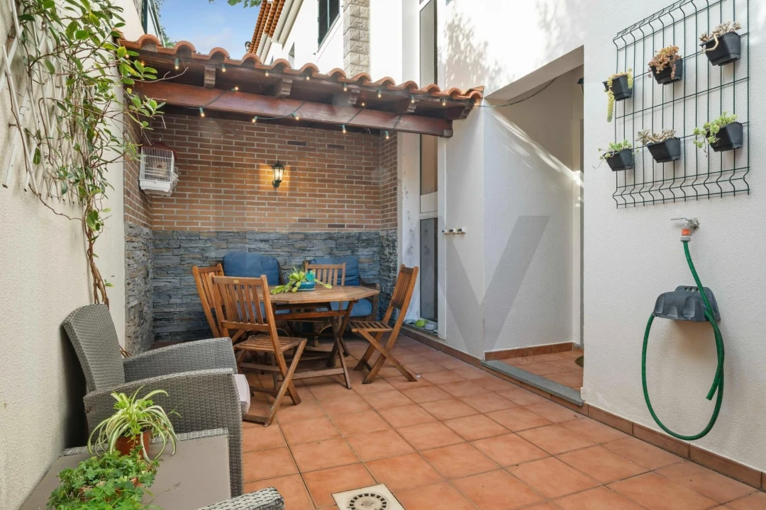 Moradia T3 para Venda em Caniço Foto 8