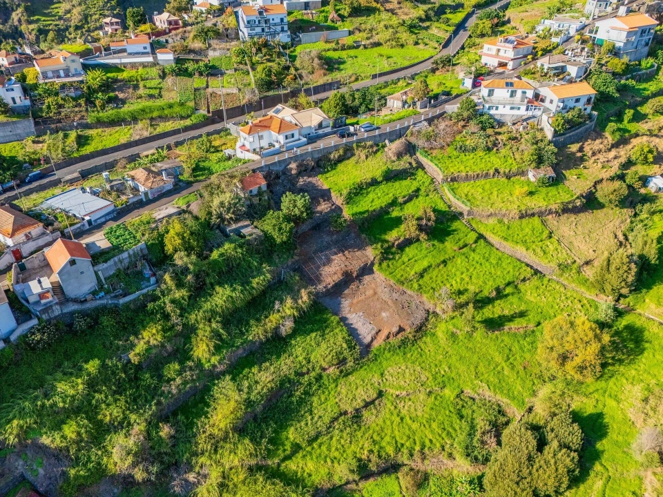 Terreno para Venda em Arco da Calheta Foto 9
