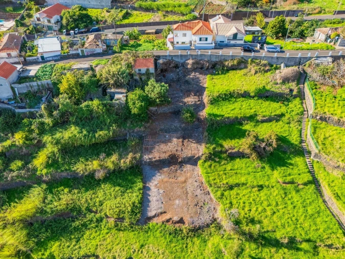 Terreno para Venda em Arco da Calheta Foto 6