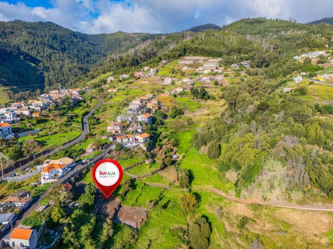Terreno para Venda em Arco da Calheta Foto 10