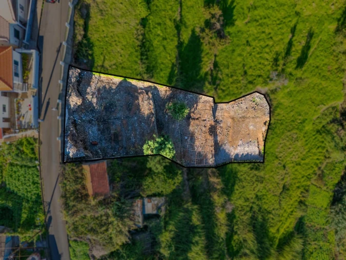 Terreno para Venda em Arco da Calheta Foto 1