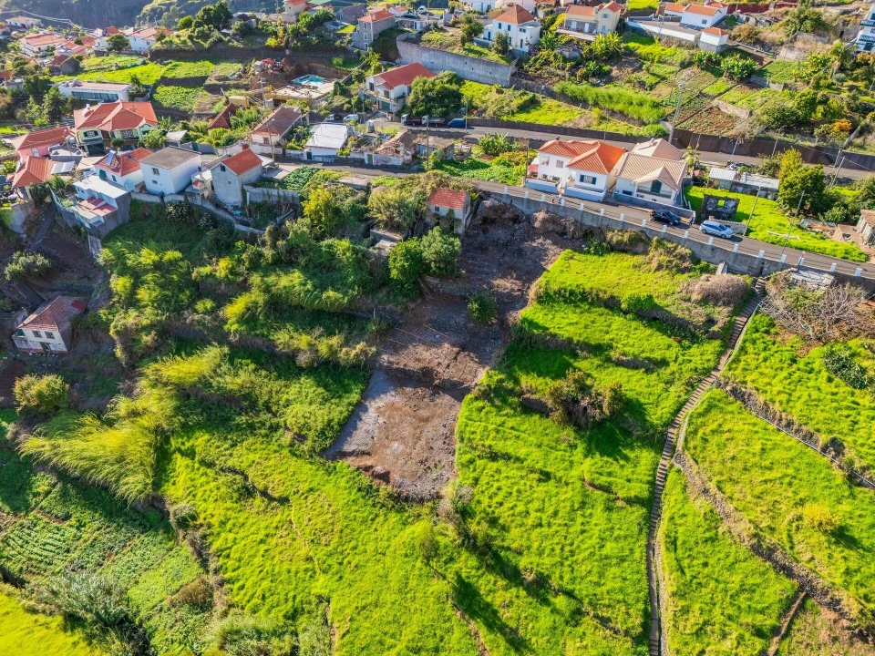 Terreno para Venda em Arco da Calheta Foto 8