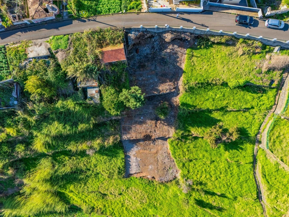 Terreno para Venda em Arco da Calheta Foto 4