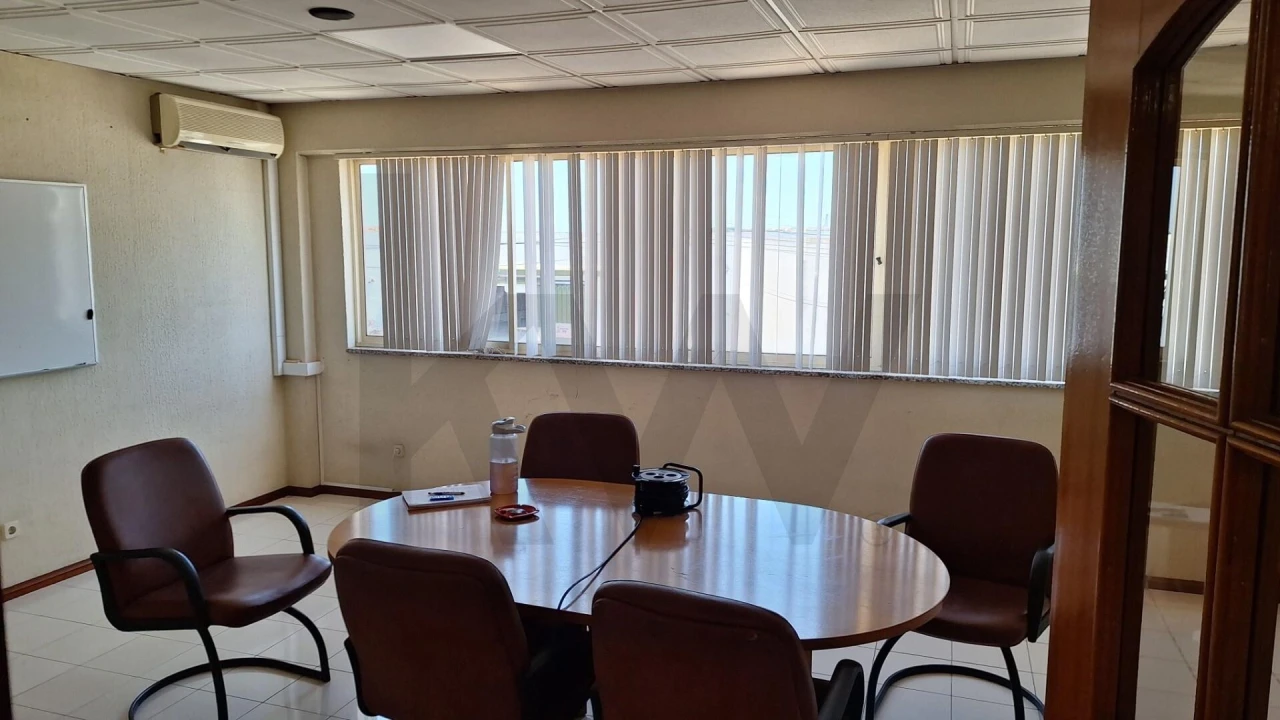 Armazém para Venda em Alhos Vedros Foto 12