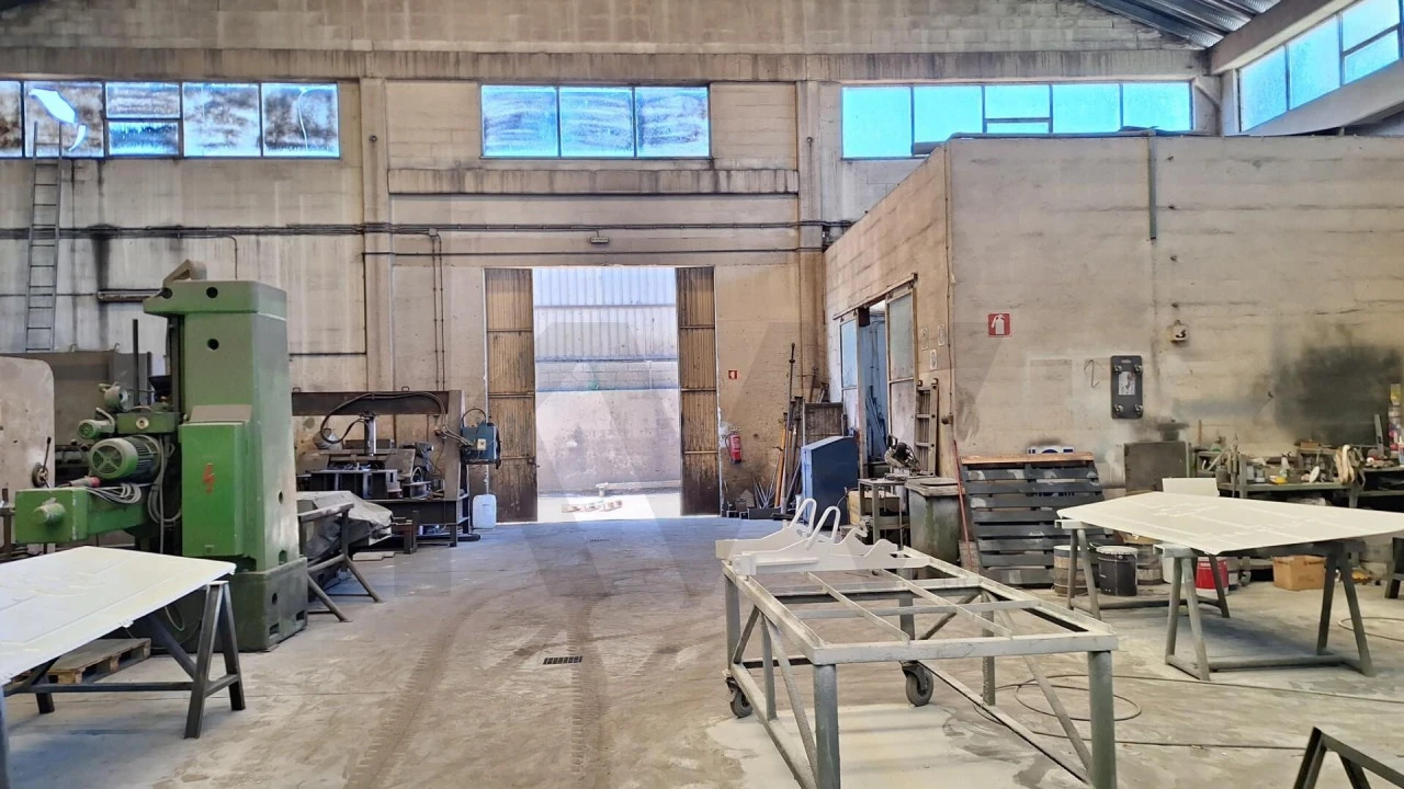 Armazém para Venda em Alhos Vedros Foto 2