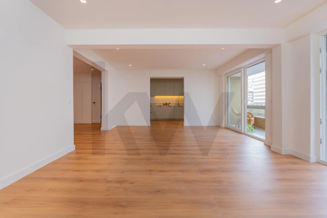 Apartamento T3 para Venda em Moscavide e Portela Foto 5